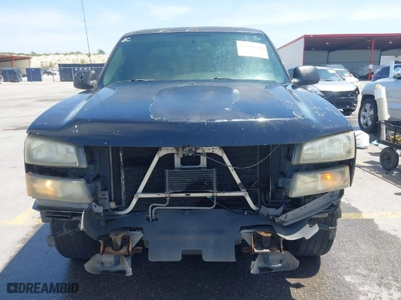 2006 Chevrolet Silverado 1500 LS with VIN 2GCEK13V561331599, listed as a IAAI auction lot 41990540 with 364,675 mi miles. Bid and sale history available at carsss.com. Image 13.
