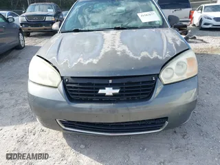 2006 Chevrolet Malibu LS w/1LS with VIN 1G1ZS51F46F131481, listed as a IAAI auction lot 41583677 with 189,811 mi miles. Bid and sale history available at carsss.com. Image 6.