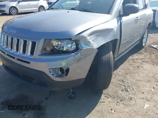 2015 Jeep Compass Sport with VIN 1C4NJCBB5FD110725, listed as a IAAI auction lot 40506090 with 132,207 mi miles. Bid and sale history available at carsss.com. Image 6.
