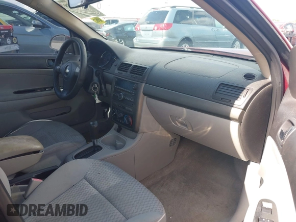 2008 Chevrolet Cobalt LT z VIN 1G1AL58FX87234224, wystawiony jako IAAI lot #42199738 z przebiegiem 135 441 mil mil oraz . Historia ofert i sprzedaży dostępna na DreamBid. Obrazek 5.