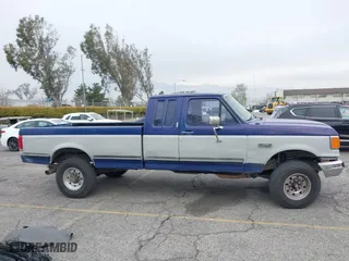 1989 Ford F-250 HD with VIN 1FTHX25G6KKA13830, listed as a IAAI auction lot 41701242 with 1,846 mi miles. Bid and sale history available at carsss.com. Image 14.