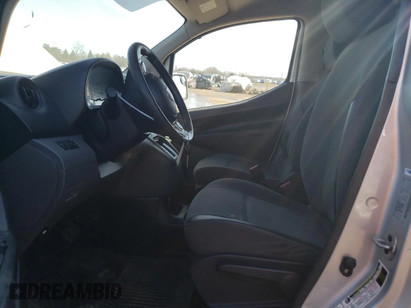 2014 Nissan NV200 S z VIN 3N6CM0KN4EK698233, wystawiony jako Copart lot #48048455 z przebiegiem 119 705 mil mil oraz Szkoda całkowita • Salvage title. Historia ofert i sprzedaży dostępna na DreamBid. Obrazek 7.