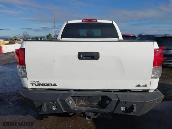 2011 Toyota Tundra 4WD Truck with VIN 5TFUM5F15BX016448, listed as a IAAI auction lot 41470548 with NaN miles. Bid and sale history available at carsss.com. Image 16.
