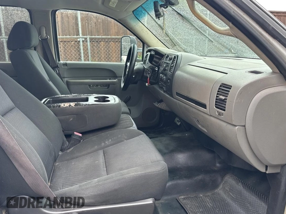 2013 Chevrolet Silverado 1500 with VIN 1GB4CZC80DF118121, listed as a Copart auction lot 52167385 with 258,887 mi miles and Clean Title. Bid and sale history available at DreamBid. Image 5.
