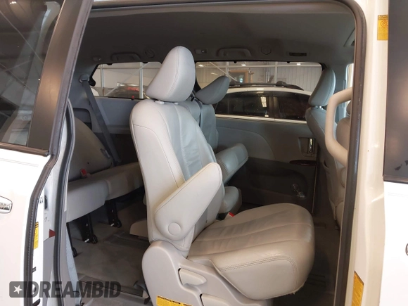 2014 Toyota Sienna XLE with VIN 5TDYK3DC5ES508021, listed as a IAAI auction lot 41963128 with 162,578 mi miles. Bid and sale history available at carsss.com. Image 8.