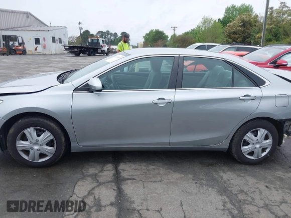 2015 Toyota Camry XLE with VIN 4T4BF1FK6FR475340, listed as a IAAI auction lot 41953834 with 104,041 mi miles. Bid and sale history available at carsss.com. Image 15.