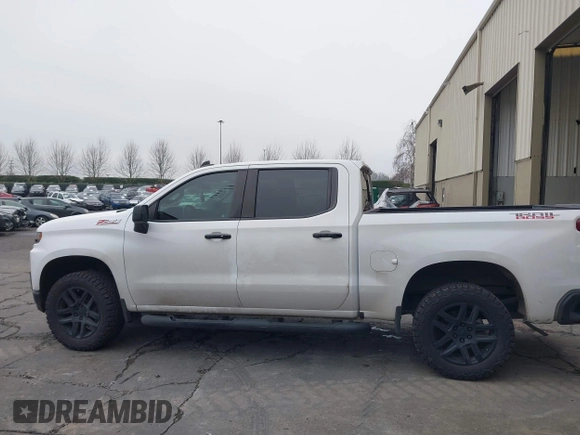 2020 Chevrolet Silverado 1500 LT Trail Boss with VIN 3GCPYFED3LG164882, listed as a IAAI auction lot 41330410 with 43,907 mi miles. Bid and sale history available at carsss.com. Image 14.