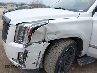 2017 Cadillac Escalade Platinum z VIN 1GYS4DKJ3HR232135, wystawiony jako IAAI lot #42107632 z przebiegiem 107 833 mil mil oraz . Historia ofert i sprzedaży dostępna na DreamBid. Obrazek 6.