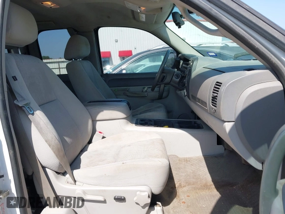 2013 Chevrolet Silverado 1500 LT with VIN 1GCRKSE72DZ116644, listed as a IAAI auction lot 42203289 with 195,165 mi miles and . Bid and sale history available at DreamBid. Image 5.