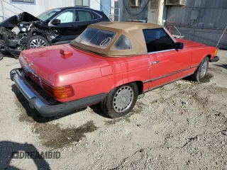 1982 Mercedes-Benz 380 SL z VIN WDBBA45AXCB011223, wystawiony jako Copart lot #58532965 z przebiegiem 270 052 mil mil oraz Tytuł czysty. Historia ofert i sprzedaży dostępna na DreamBid. Obrazek 3.