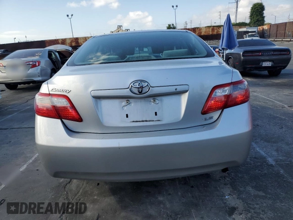 2008 Toyota Camry LE z VIN 4T1BE46K68U228756, wystawiony jako Copart lot #56953845 z przebiegiem 150 894 mil mil oraz Szkoda całkowita • Salvage title. Historia ofert i sprzedaży dostępna na DreamBid. Obrazek 6.