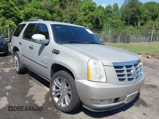 2010 Cadillac Escalade Premium with VIN 1GYUCCEF0AR155906, listed as a IAAI auction lot 42312543 with 192,150 mi miles and . Bid and sale history available at DreamBid. Image 1.