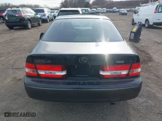 2000 Lexus ES 300 with VIN JT8BF28G4Y5099696, listed as a IAAI auction lot 41684632 with 122,664 mi miles. Bid and sale history available at carsss.com. Image 16.