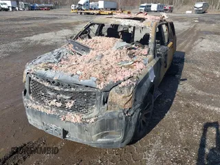 2017 GMC Yukon XL Denali with VIN 1GKS2HKJ7HR310083, listed as a IAAI auction lot 41591382 with 55,349 mi miles. Bid and sale history available at carsss.com. Image 6.