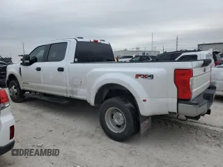2022 Ford F-350 XL with VIN 1FT8W3DT5NEC61142, listed as a Copart auction lot 44922775 with 132,348 mi miles and Salvage Title. Bid and sale history available at DreamBid. Image 2.