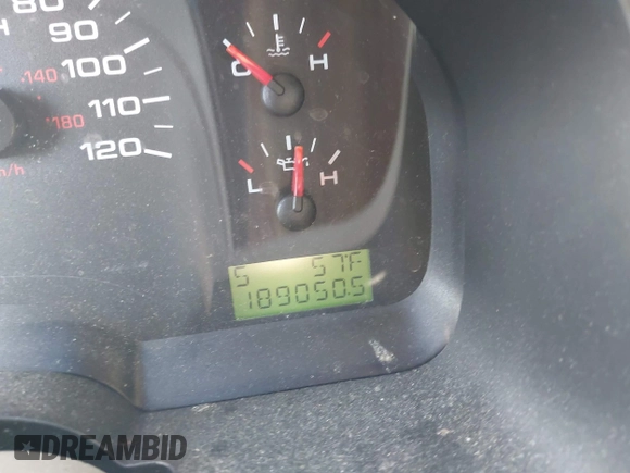 2004 Ford F-150 XL with VIN 1FTRF12W24NC35442, listed as a IAAI auction lot 41988185 with 189,050 mi miles. Bid and sale history available at carsss.com. Image 7.