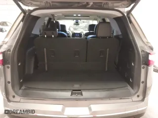 2018 Chevrolet Traverse Premier with VIN 1GNEVJKW0JJ165144, listed as a IAAI auction lot 41129951 with 137,593 mi miles. Bid and sale history available at carsss.com. Image 16.