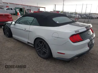 2020 Ford Mustang EcoBoost z VIN 1FATP8UH4L5120002, wystawiony jako IAAI lot #41977618 z przebiegiem 63 570 mil mil oraz . Historia ofert i sprzedaży dostępna na DreamBid. Obrazek 3.