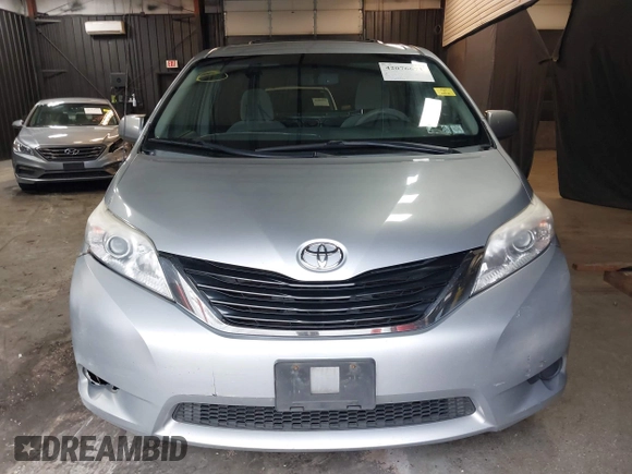 2014 Toyota Sienna LE AAS z VIN 5TDKK3DC5ES506503, wystawiony jako IAAI lot #42076671 z przebiegiem 320 016 mil mil oraz . Historia ofert i sprzedaży dostępna na DreamBid. Obrazek 13.