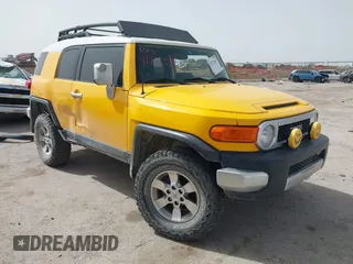 2007 Toyota FJ Cruiser with VIN JTEBU11F670079735, listed as a IAAI auction lot 41722033 with 171,088 mi miles. Bid and sale history available at carsss.com. Image 1.
