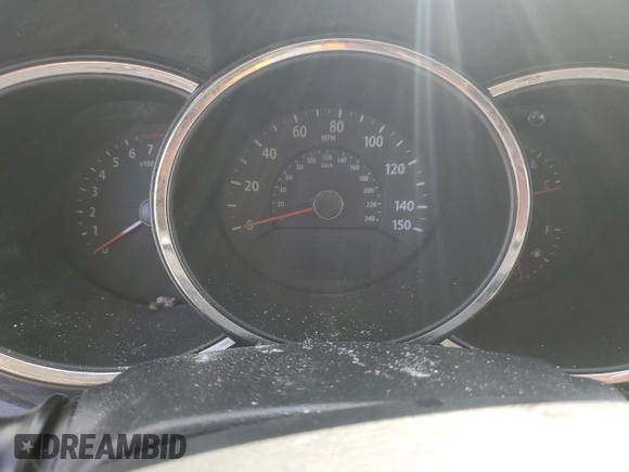 2013 Kia Sorento EX with VIN 5XYKU3A21DG317929, listed as a Copart auction lot 52303015 with Not Provided miles and Clean Title. Bid and sale history available at carsss.com. Image 9.