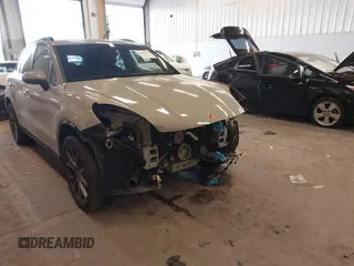 2021 Porsche Cayenne z VIN WP1AA2AY2MDA02282, wystawiony jako IAAI lot #41960123 z przebiegiem 31 608 mil mil oraz . Historia ofert i sprzedaży dostępna na DreamBid. Obrazek 19.