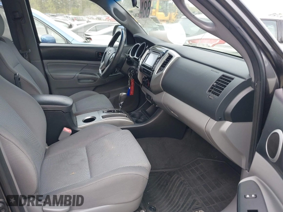 2015 Toyota Tacoma with VIN 3TMMU4FNXFM073978, listed as a IAAI auction lot 41935264 with 132,806 mi miles and . Bid and sale history available at DreamBid. Image 5.