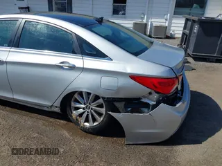 2014 Hyundai Sonata SE with VIN 5NPEC4AC2EH854480, listed as a IAAI auction lot 41784435 with 119,576 mi miles and . Bid and sale history available at DreamBid. Image 6.