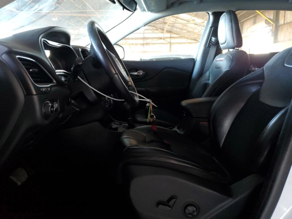2019 Jeep Cherokee Trailhawk Elite with VIN 1C4PJMBX0KD314515, listed as a Copart auction lot 86926364 with 89,422 mi miles and Salvage Title. Bid and sale history available at carsss.com. Image 7.