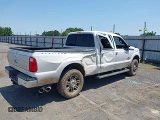 2013 Ford F-250 XL z VIN 1FT7W2BT6DEB55273, wystawiony jako IAAI lot #42323813 z przebiegiem 170 212 mil mil oraz . Historia ofert i sprzedaży dostępna na DreamBid. Obrazek 4.