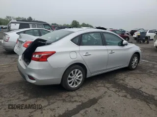 2018 Nissan Sentra SV z VIN 3N1AB7AP9JL661911, wystawiony jako Copart lot #56884985 z przebiegiem 43 129 mil mil oraz Szkoda całkowita • Salvage title. Historia ofert i sprzedaży dostępna na DreamBid. Obrazek 3.