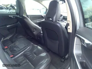 2012 Volvo XC60 3.0L with VIN YV4902DZ1C2305282, listed as a IAAI auction lot 41042231 with 271,602 mi miles. Bid and sale history available at carsss.com. Image 8.