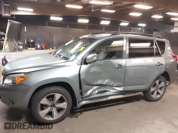 2008 Toyota RAV4 with VIN JTMBD33V685161926, listed as a IAAI auction lot 42041950 with 160,153 mi miles. Bid and sale history available at carsss.com. Image 6.