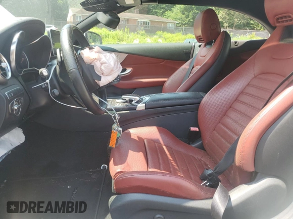 2018 Mercedes-Benz C 300 z VIN WDDWK4KB4JF722182, wystawiony jako Copart lot #63760835 z przebiegiem 83 132 mil mil oraz Czysty tytuł • Clean title. Historia ofert i sprzedaży dostępna na DreamBid. Obrazek 7.