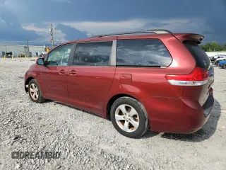 2013 Toyota Sienna LE AAS z VIN 5TDKK3DC6DS362510, wystawiony jako Copart lot #65827725 z przebiegiem 175 045 mil mil oraz Czysty tytuł • Clean title. Historia ofert i sprzedaży dostępna na DreamBid. Obrazek 2.