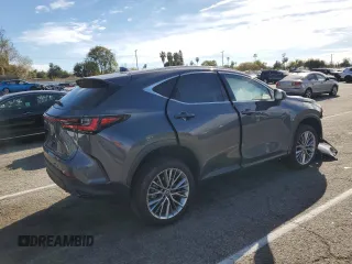 2022 Lexus NX with VIN JTJHKCEZXN5003839, listed as a Copart auction lot 44377143 with 7,560 mi miles. Bid and sale history available at carsss.com. Image 3.