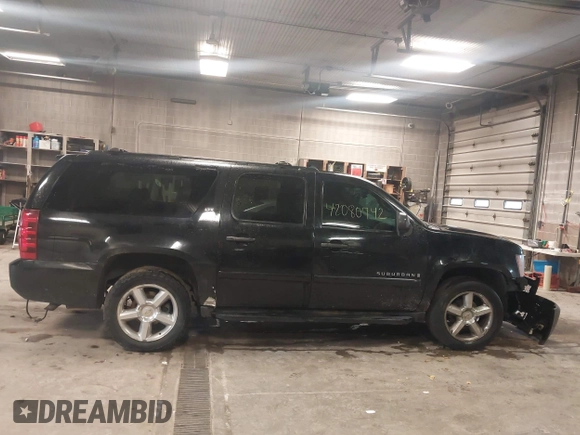 2008 Chevrolet Suburban LT w/3LT with VIN 1GNFK16388J153783, listed as a IAAI auction lot 42080742 with 301,158 mi miles. Bid and sale history available at carsss.com. Image 13.