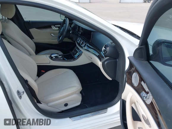 2019 Mercedes-Benz E 300 with VIN WDDZF4JBXKA504054, listed as a IAAI auction lot 42030792 with 81,080 mi miles and . Bid and sale history available at DreamBid. Image 5.