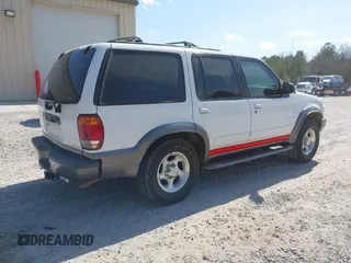 2000 Ford Explorer XLT z VIN 1FMZU83P4YUB84877, wystawiony jako IAAI lot #41719941 z przebiegiem 192 451 mil mil oraz . Historia ofert i sprzedaży dostępna na DreamBid. Obrazek 4.
