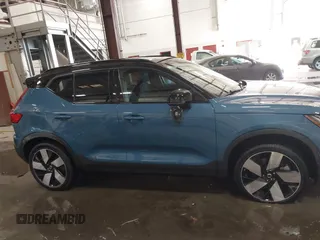 2023 Volvo XC40 Ultimate с VIN YV4ED3UM9P2090415, выставлен на аукционе IAAI как лот 41138900 с пробегом 8 292 миль миль и . История ставок и продаж доступна на DreamBid. Изображение 13.