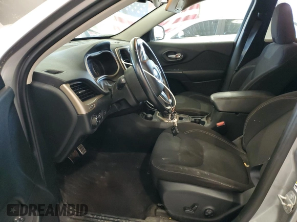 2016 Jeep Cherokee Latitude with VIN 1C4PJMCSXGW180482, listed as a Copart auction lot 60639315 with 118,164 mi miles and Salvage title. Bid and sale history available at DreamBid. Image 7.