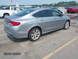 2015 Chrysler 200 Limited z VIN 1C3CCCAB5FN545827, wystawiony jako IAAI lot #42370385 z przebiegiem 134 318 mil mil oraz . Historia ofert i sprzedaży dostępna na DreamBid. Obrazek 4.
