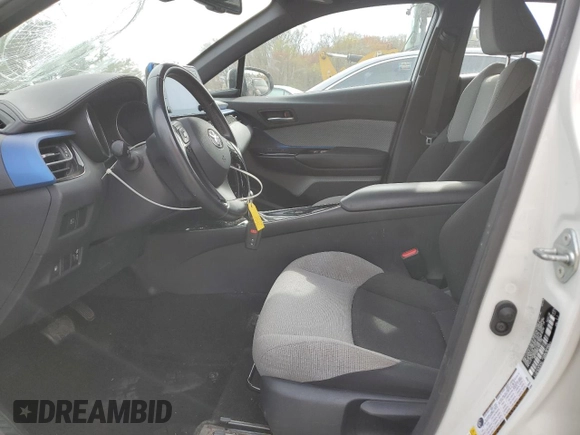 2019 Toyota C-HR XLE z VIN NMTKHMBX7KR073500, wystawiony jako Copart lot #53596395 z przebiegiem 91 934 mil mil oraz Szkoda całkowita • Salvage title. Historia ofert i sprzedaży dostępna na DreamBid. Obrazek 7.