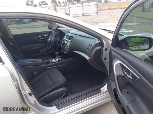 2018 Nissan Altima 2.5 SL with VIN 1N4AL3AP8JC216628, listed as a IAAI auction lot 41789254 with 135,965 mi miles. Bid and sale history available at carsss.com. Image 5.