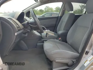 2010 Nissan Sentra S z VIN 3N1AB6AP6AL695976, wystawiony jako Copart lot #59365795 z przebiegiem 144 213 mil mil oraz Szkoda całkowita • Salvage title. Historia ofert i sprzedaży dostępna na DreamBid. Obrazek 7.