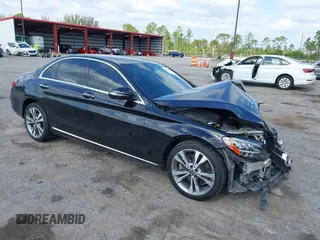 2021 Mercedes-Benz C 300 z VIN W1KWF8DB0MR610135, wystawiony jako IAAI lot #42289444 z przebiegiem 111 952 mil mil oraz . Historia ofert i sprzedaży dostępna na DreamBid. Obrazek 1.