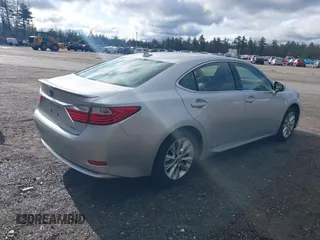 2013 Lexus ES 300h Hybrid with VIN JTHBW1GG1D2002302, listed as a IAAI auction lot 41902424 with 104,020 mi miles. Bid and sale history available at carsss.com. Image 4.