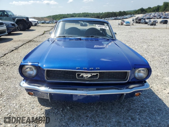 1966 Ford Mustang z VIN 6T07T251952, wystawiony jako Copart lot #54637135 z przebiegiem 94 937 mil mil oraz Czysty tytuł • Clean title. Historia ofert i sprzedaży dostępna na DreamBid. Obrazek 5.