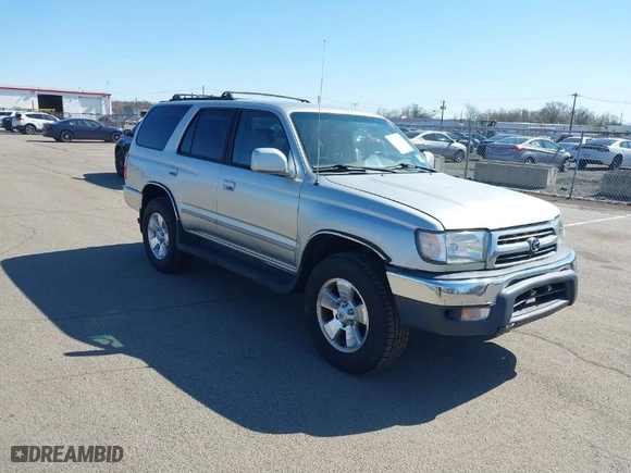 2000 Toyota 4Runner SR5 with VIN JT3HN86R1Y0296588, listed as a IAAI auction lot 42005173 with 177,946 mi miles. Bid and sale history available at carsss.com. Image 1.