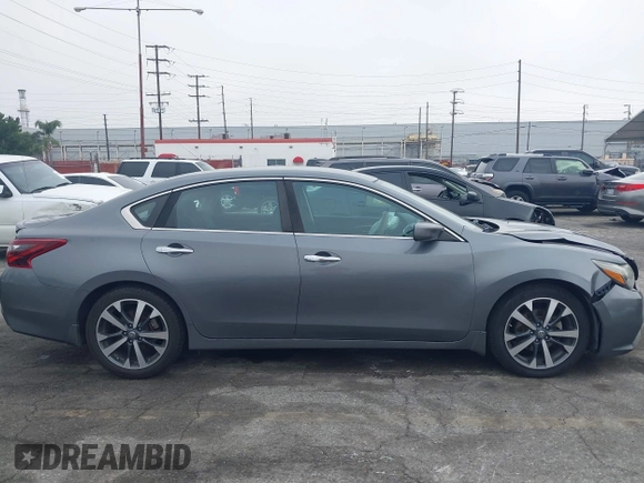 2017 Nissan Altima SL z VIN 1N4AL3AP2HC498095, wystawiony jako IAAI lot #42453384 z przebiegiem 138 736 mil mil oraz . Historia ofert i sprzedaży dostępna na DreamBid. Obrazek 13.